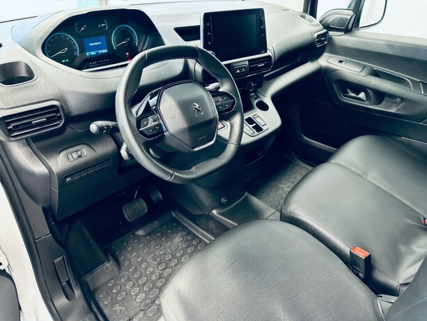peugeot-partner-elektrisitet-2024-big-11