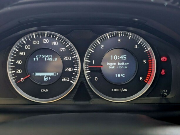 volvo-xc-60-diesel-2011-big-16