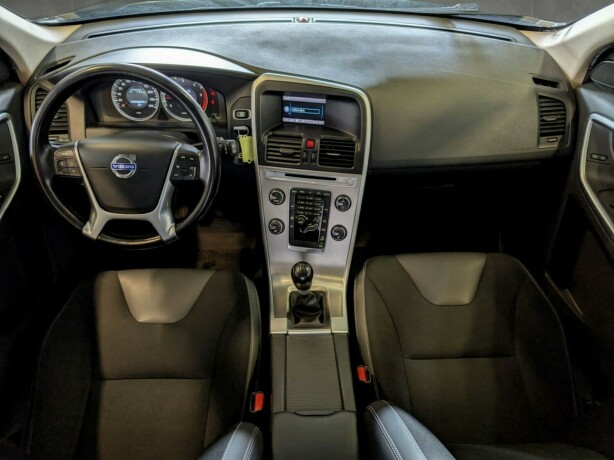 volvo-xc-60-diesel-2011-big-12