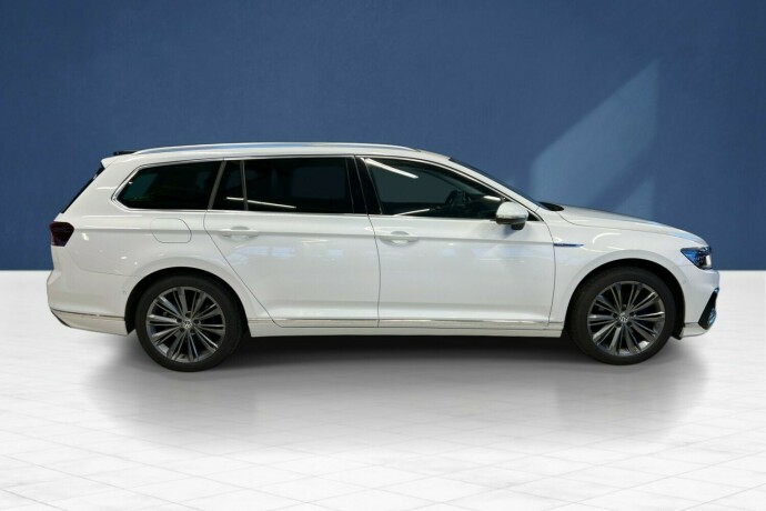 volkswagen-passat-elektrisitetbensin-2020-big-5