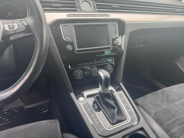 volkswagen-passat-elektrisitetbensin-2016-big-17