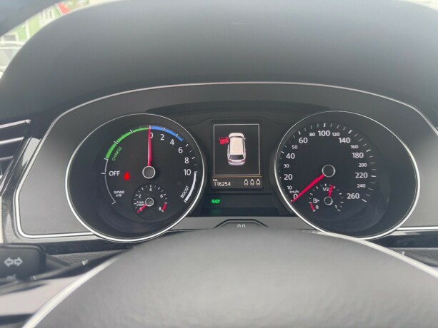 volkswagen-passat-elektrisitetbensin-2016-big-19