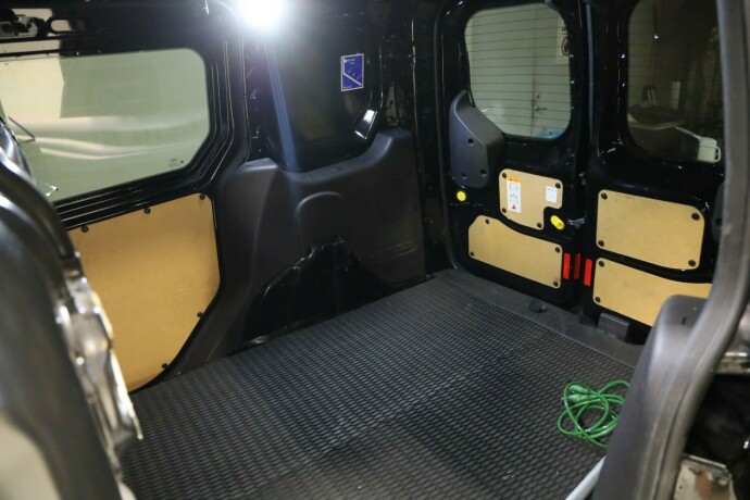 ford-transit-connect-diesel-2018-big-8