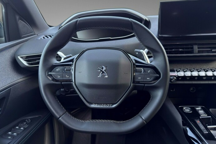 peugeot-5008-bensin-2023-big-11