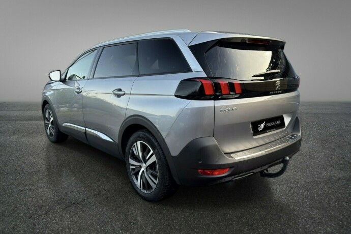 peugeot-5008-bensin-2023-big-4