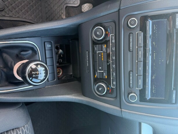 volkswagen-golf-bensin-2013-big-19