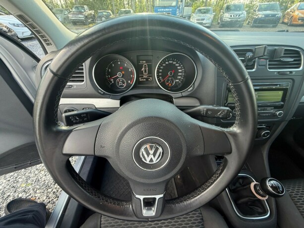 volkswagen-golf-bensin-2013-big-16