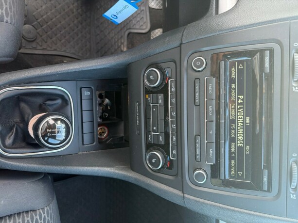 volkswagen-golf-bensin-2013-big-20