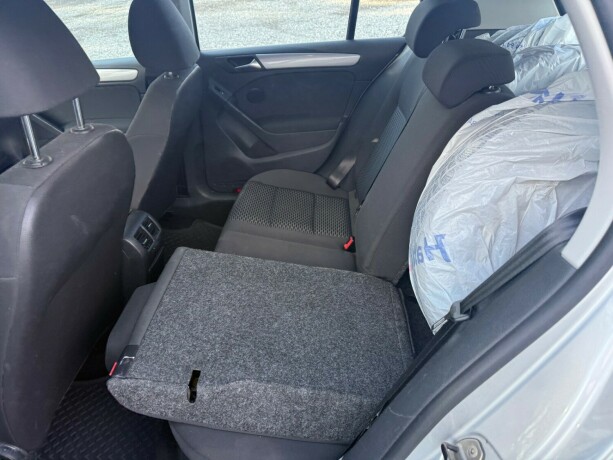 volkswagen-golf-bensin-2013-big-27