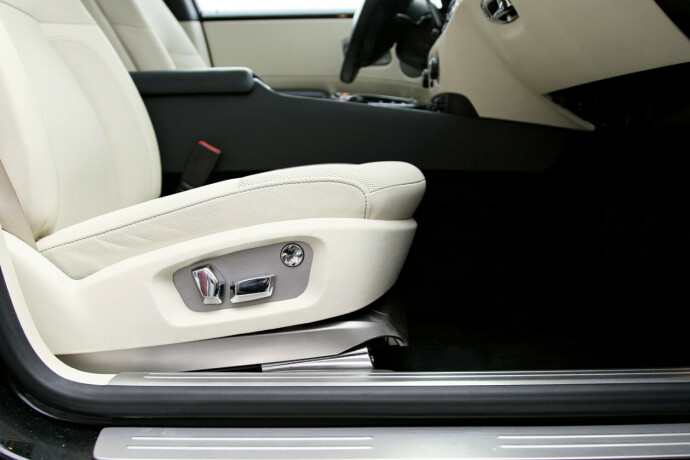 rolls-royce-ghost-bensin-2012-big-12