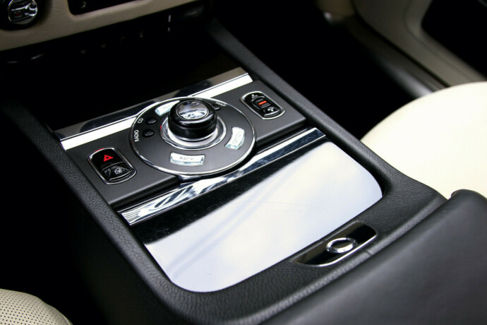 rolls-royce-ghost-bensin-2012-big-22