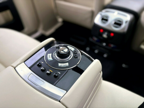 rolls-royce-ghost-bensin-2012-big-8