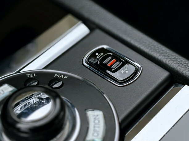 rolls-royce-ghost-bensin-2012-big-23