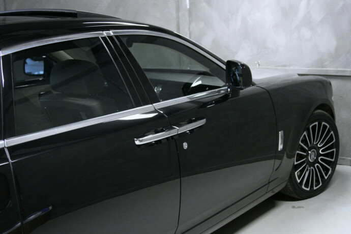 rolls-royce-ghost-bensin-2012-big-41