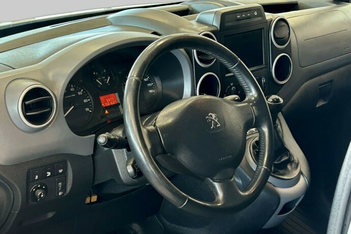 peugeot-partner-diesel-2018-big-7