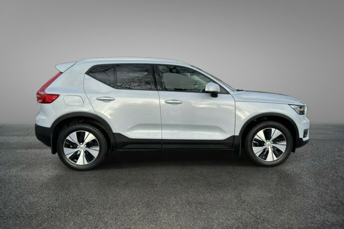 volvo-xc-40-bensin-2020-big-3