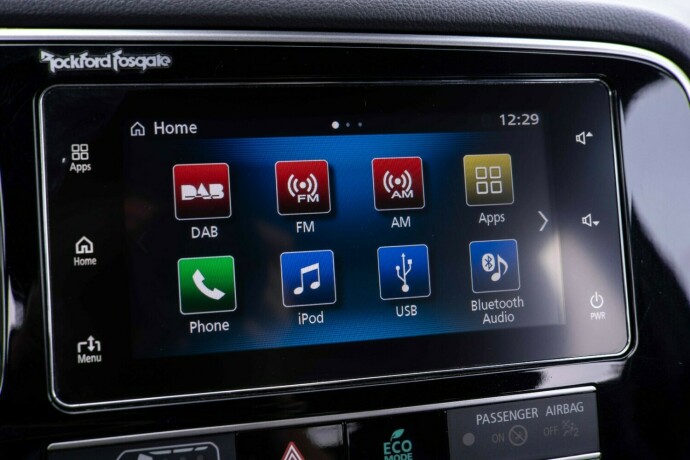 mitsubishi-outlander-elektrisitetbensin-2019-big-21