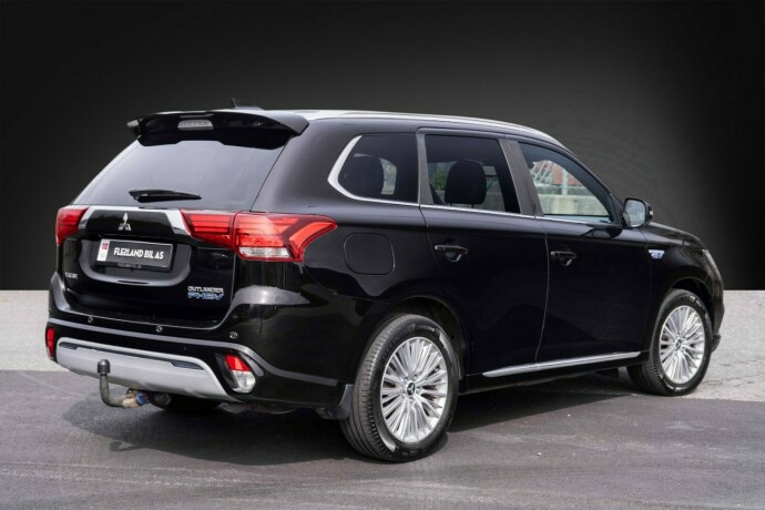 mitsubishi-outlander-elektrisitetbensin-2019-big-10