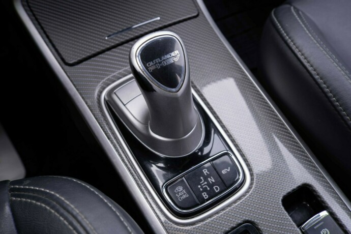 mitsubishi-outlander-elektrisitetbensin-2019-big-18