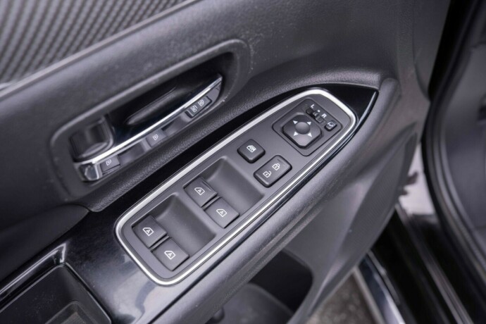 mitsubishi-outlander-elektrisitetbensin-2019-big-24