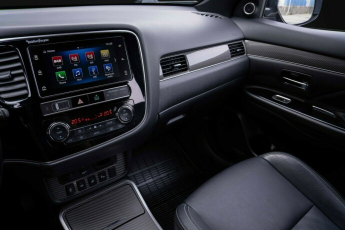 mitsubishi-outlander-elektrisitetbensin-2019-big-16