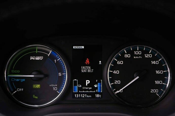 mitsubishi-outlander-elektrisitetbensin-2019-big-11