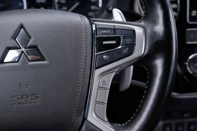 mitsubishi-outlander-elektrisitetbensin-2019-big-14