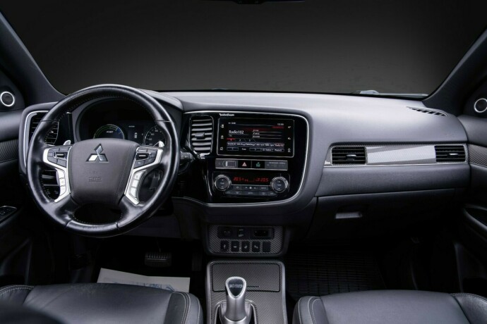 mitsubishi-outlander-elektrisitetbensin-2019-big-30