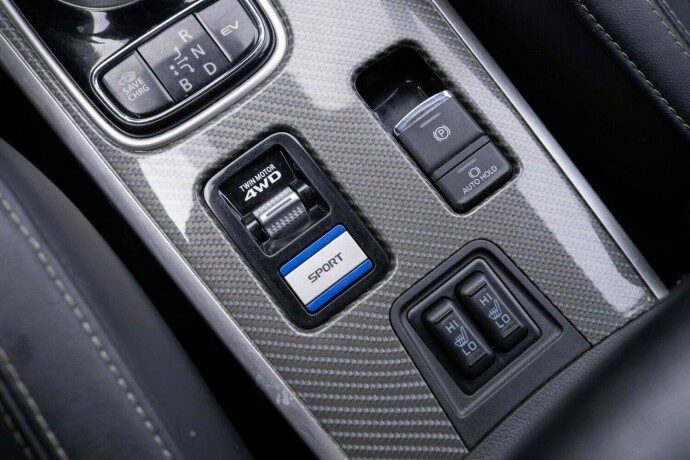 mitsubishi-outlander-elektrisitetbensin-2019-big-19