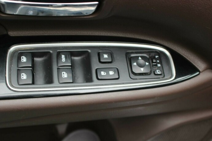 mitsubishi-outlander-elektrisitetbensin-2016-big-9