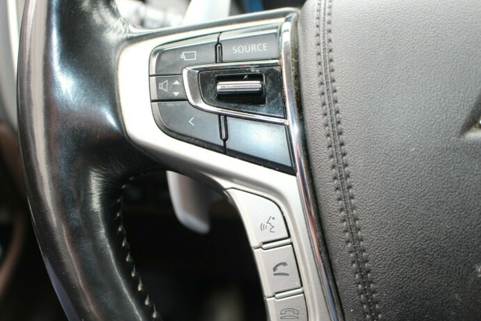 mitsubishi-outlander-elektrisitetbensin-2016-big-13