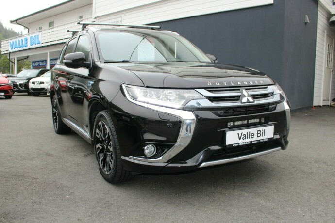 mitsubishi-outlander-elektrisitetbensin-2016-big-0