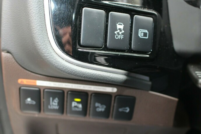 mitsubishi-outlander-elektrisitetbensin-2016-big-11