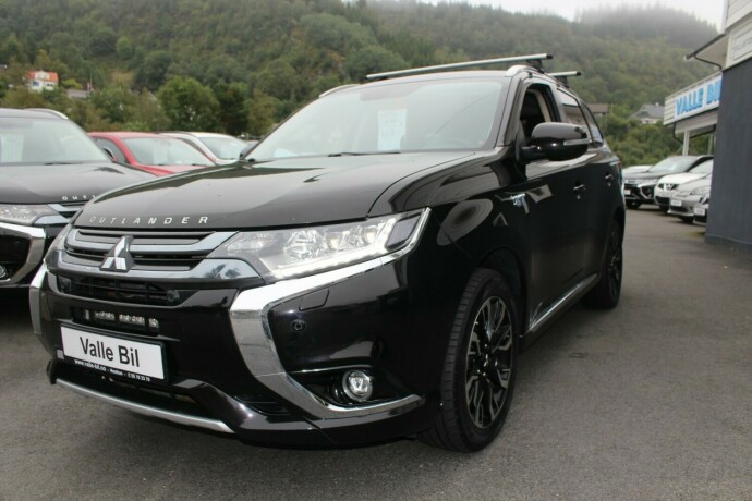 mitsubishi-outlander-elektrisitetbensin-2016-big-1