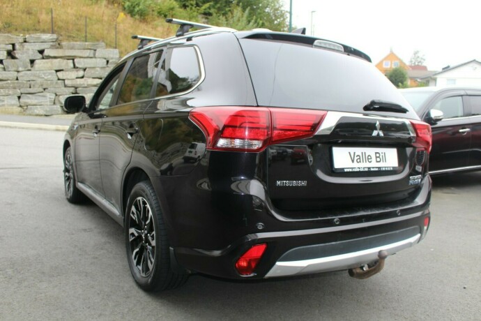 mitsubishi-outlander-elektrisitetbensin-2016-big-3