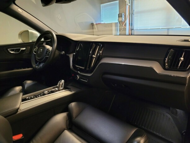 volvo-xc-60-elektrisitetbensin-2019-big-15
