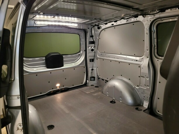 mercedes-benz-vito-diesel-2020-big-19