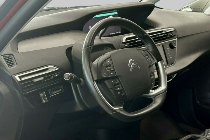 citroen-c4-picasso-bensin-2017-big-9