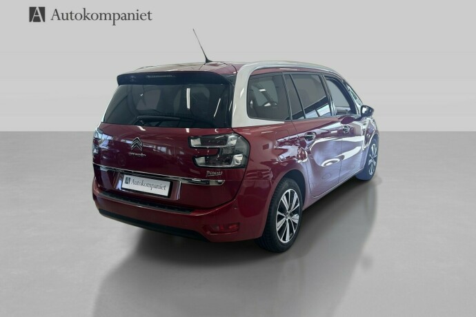 citroen-c4-picasso-bensin-2017-big-5