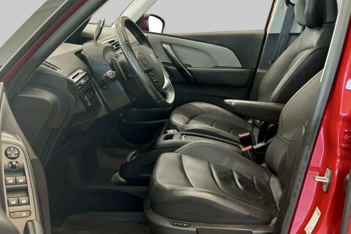 citroen-c4-picasso-bensin-2017-big-6