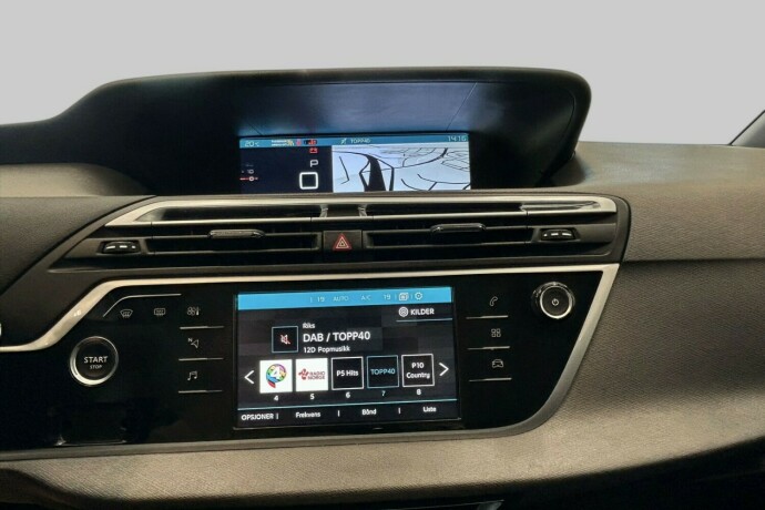 citroen-c4-picasso-bensin-2017-big-14