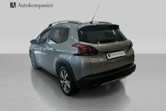 peugeot-2008-bensin-2017-big-3