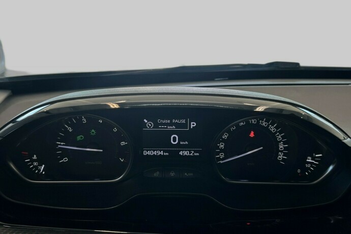 peugeot-2008-bensin-2017-big-8