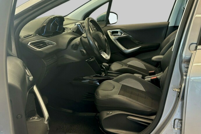 peugeot-2008-bensin-2017-big-6