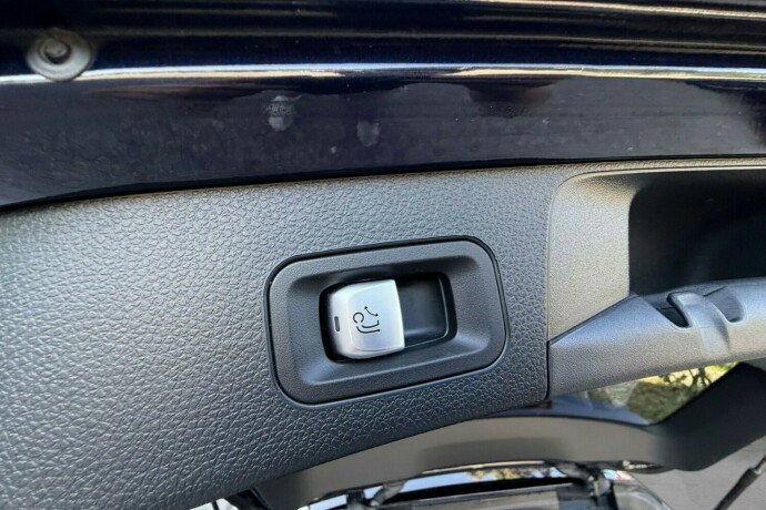 mercedes-benz-c-klasse-elektrisitetbensin-2018-big-55