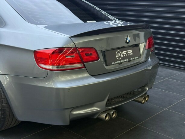 bmw-m3-bensin-2008-big-11