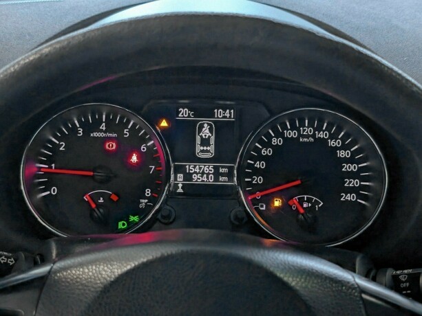 nissan-qashqai-bensin-2013-big-16