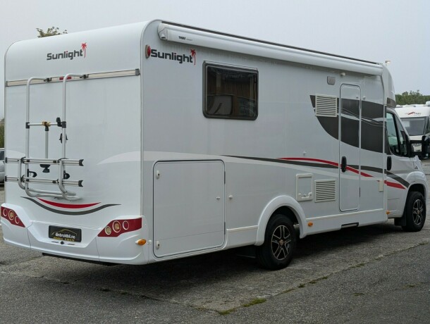 sunlight-t69-queensbed-senkeseng-meget-god-nyttelast-truma-6eh-stort-kj248leskap-fukt-gasstest-diesel-2016-big-5