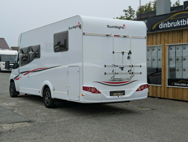 sunlight-t69-queensbed-senkeseng-meget-god-nyttelast-truma-6eh-stort-kj248leskap-fukt-gasstest-diesel-2016-big-7
