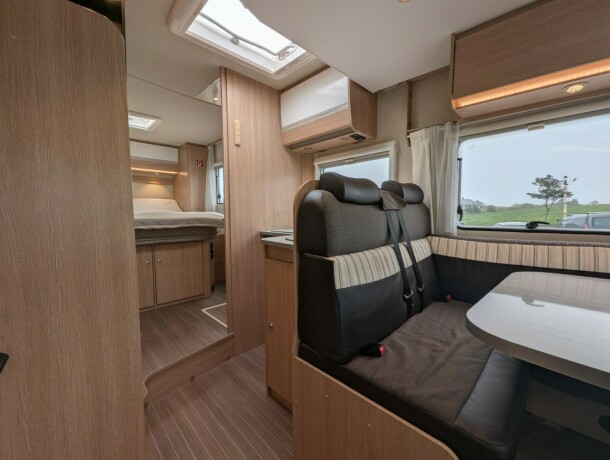 sunlight-t69-queensbed-senkeseng-meget-god-nyttelast-truma-6eh-stort-kj248leskap-fukt-gasstest-diesel-2016-big-36